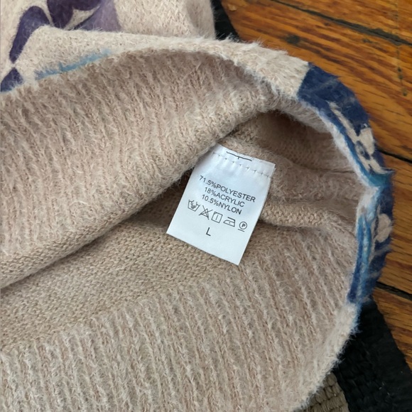 Colorful Patterned Sweaters - Picture 4 of 9